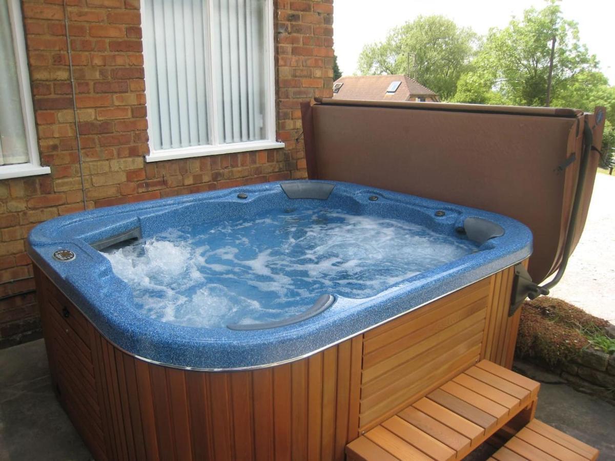 Arden Hill Farmhouse - Hot Tub, Snooker Table, Sleeps 16 ستارتفورد أبون آفون المظهر الخارجي الصورة