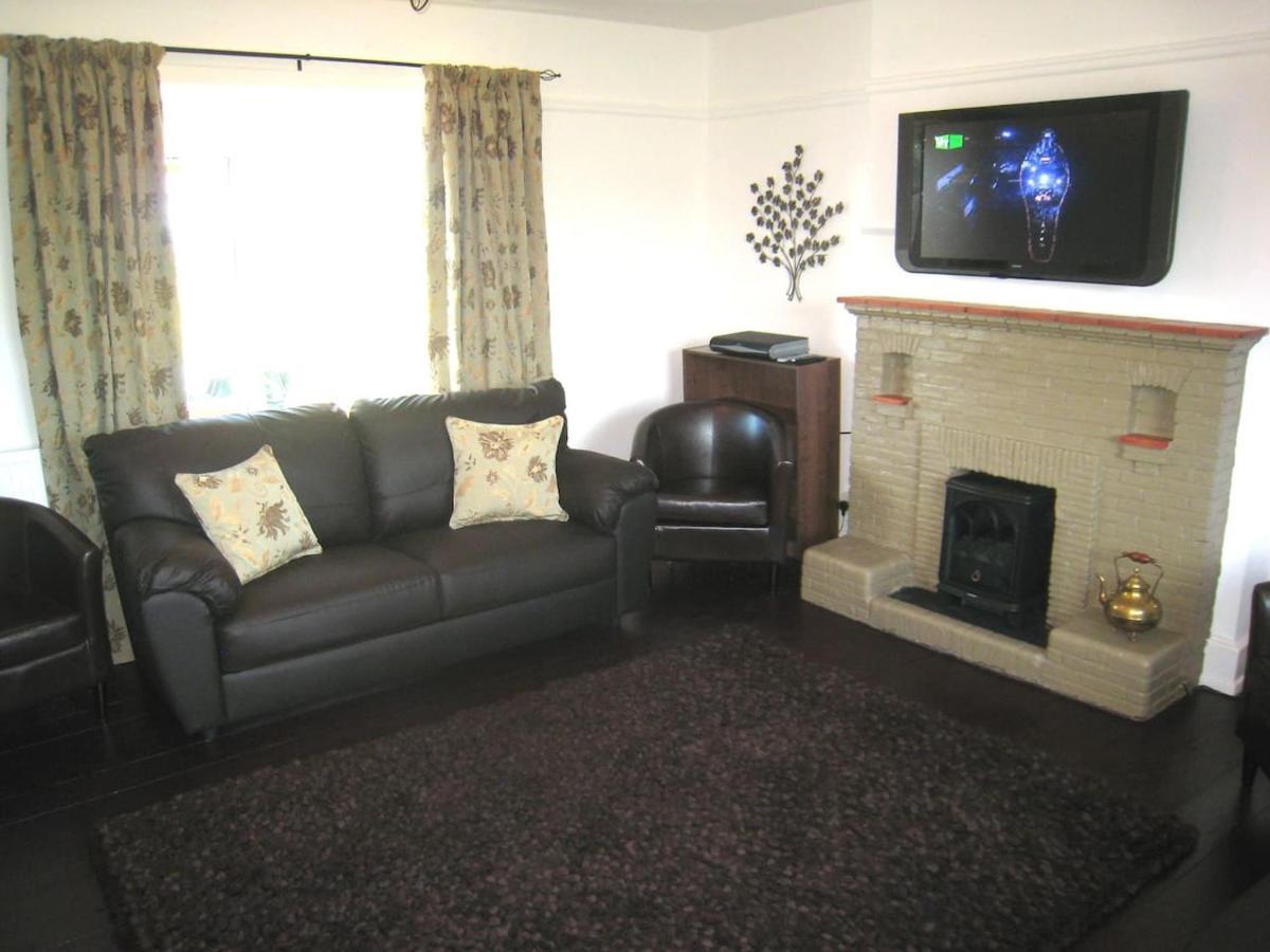 Arden Hill Farmhouse - Hot Tub, Snooker Table, Sleeps 16 ستارتفورد أبون آفون المظهر الخارجي الصورة